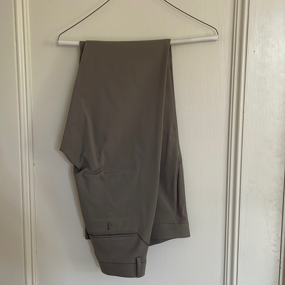 Theory Zaine pants in grey, slim fit, Neoteric material. New without tags.